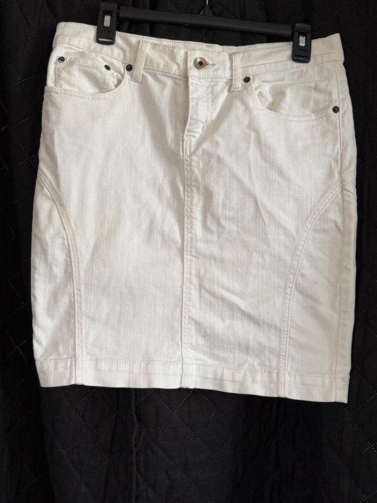 X2 Dresses & Skirts - Y2K X2 Denim Laboratory White Mini Skirt Back Slit 5-Pocket Size 6